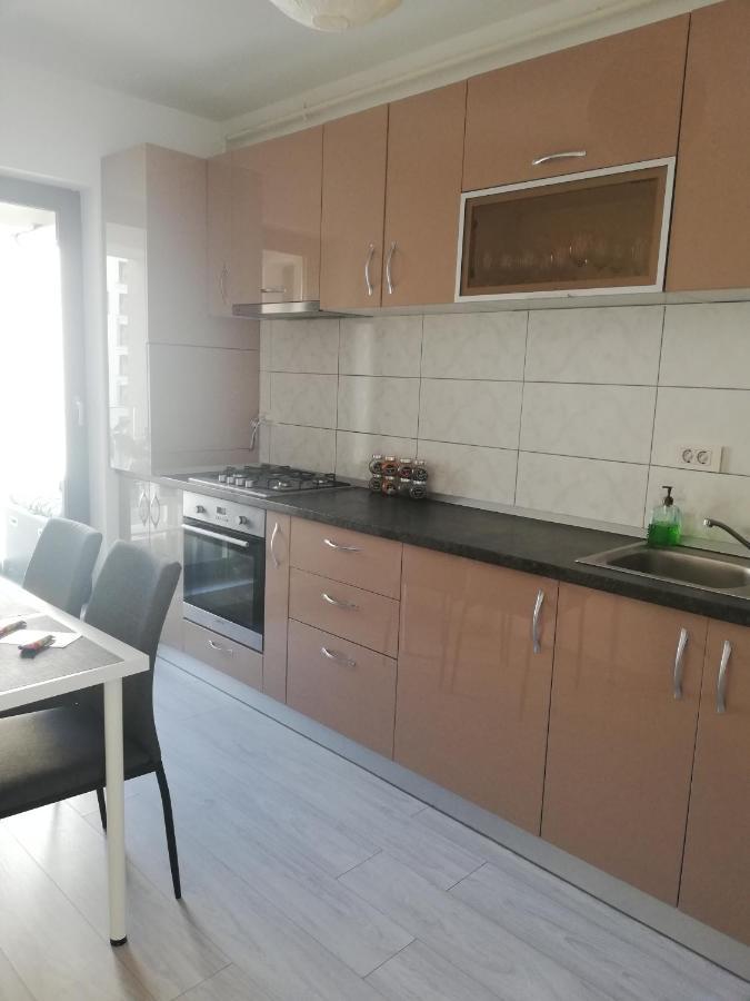 Marlen'S Apartment Bucarest Esterno foto